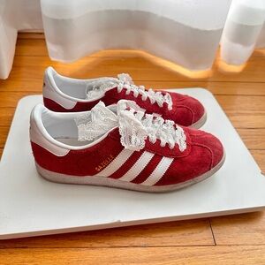 Adidas Gazelle Women's Sneakers in Red and White with lace shoelaces